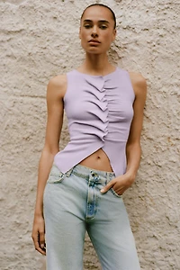 RUFFLED KNIT TOP