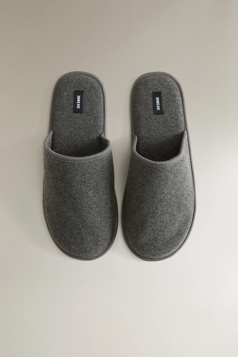 WARM FABRIC SLIPPERS