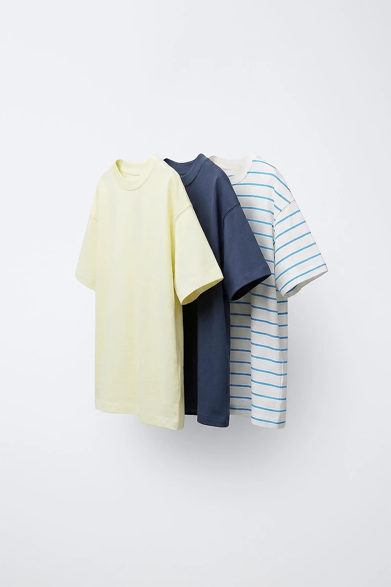 THREE-PACK OF BASIC AND STRIPED SHORT SLEEVE T-SHIRTS