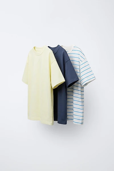 THREE-PACK OF BASIC AND STRIPED SHORT SLEEVE T-SHIRTS