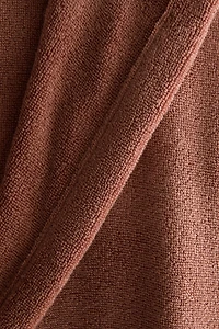 EXTRA SOFT HOODED BATHROBE (380 GXM²)