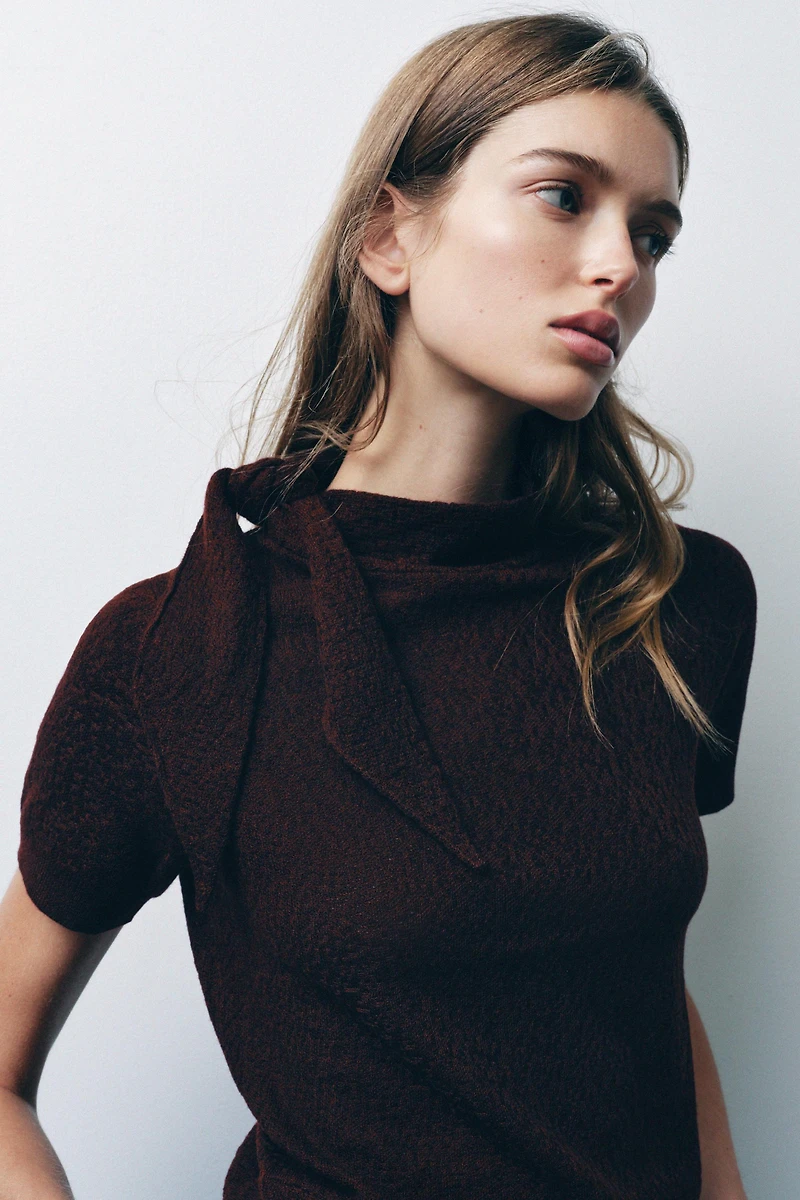 TIED KNIT TOP