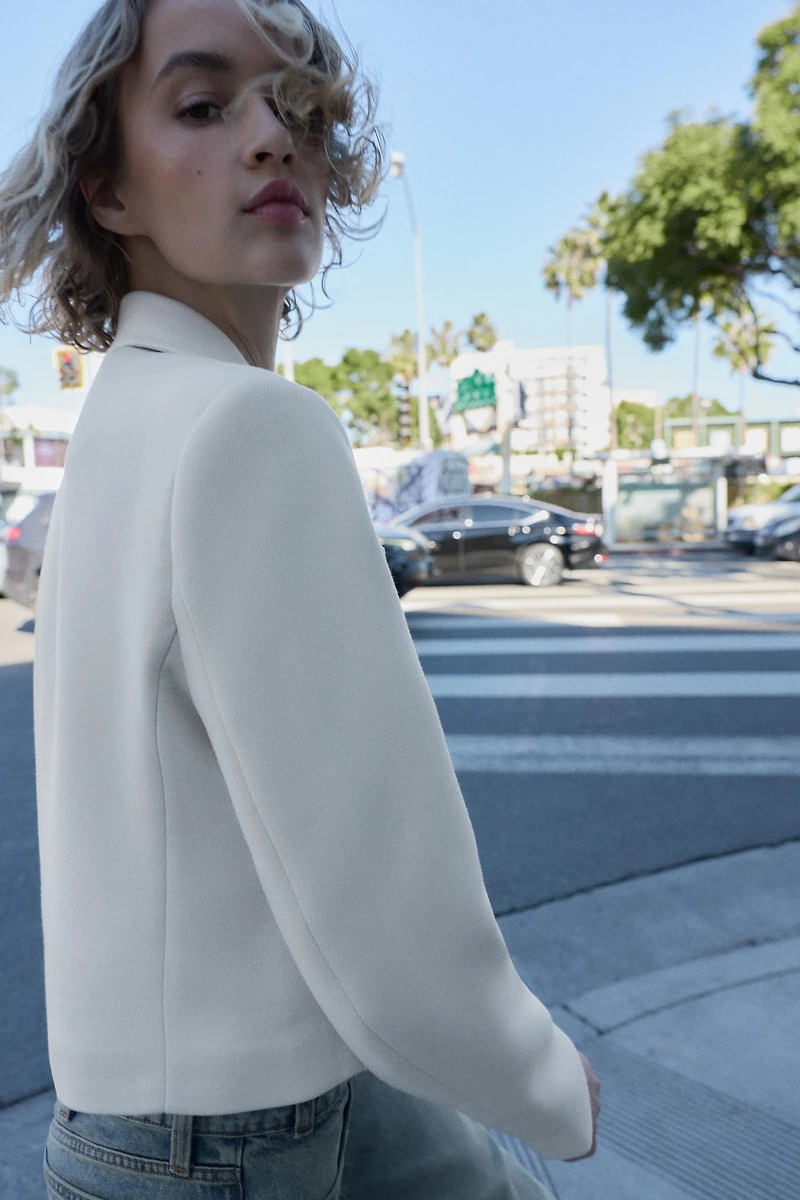 CROPPED DOUBLE-BREASTED BLAZER