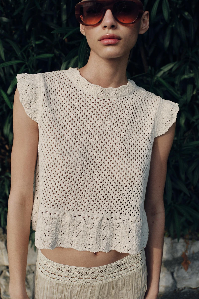 OPEN-KNIT TOP