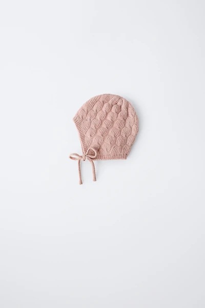 CABLE KNIT BONNET