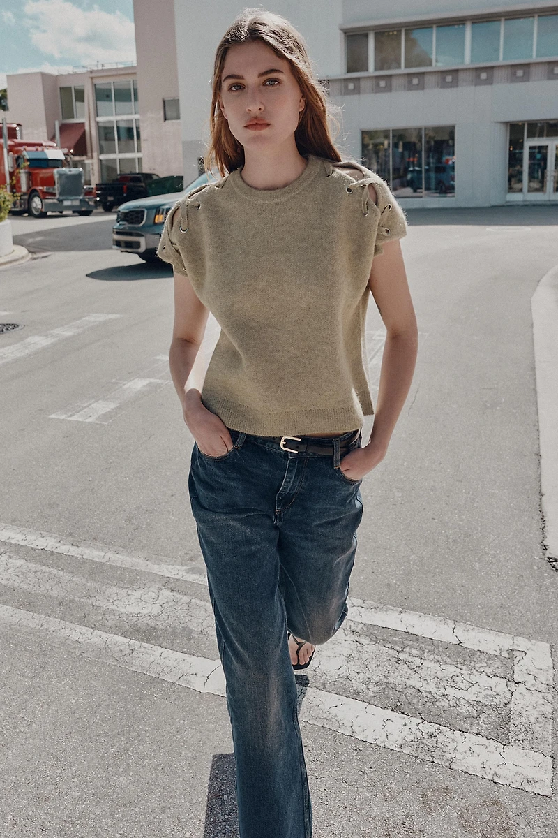 KNIT JUMPER WITH SHOULDER DETAIL