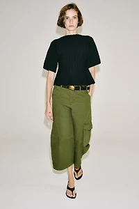 RIBBED KNIT TOP