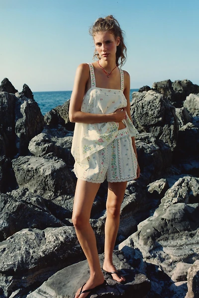 SHORT À IMPRIMÉ FLEURI ET DENTELLE EN LIN