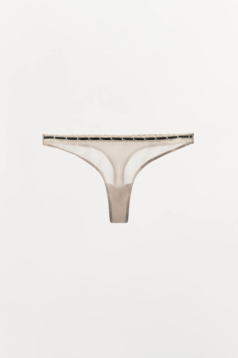 CONTRAST BOW BRIEFS