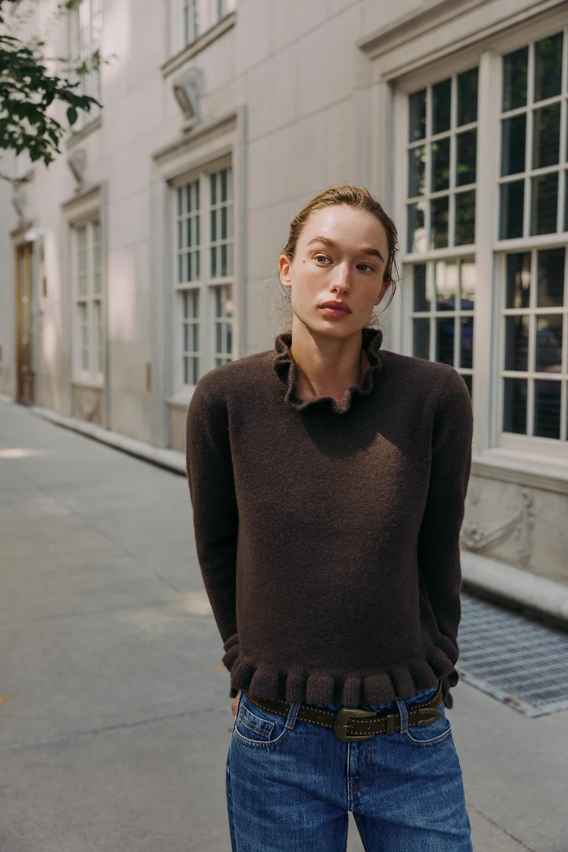 RUFFLED KNIT SWEATER