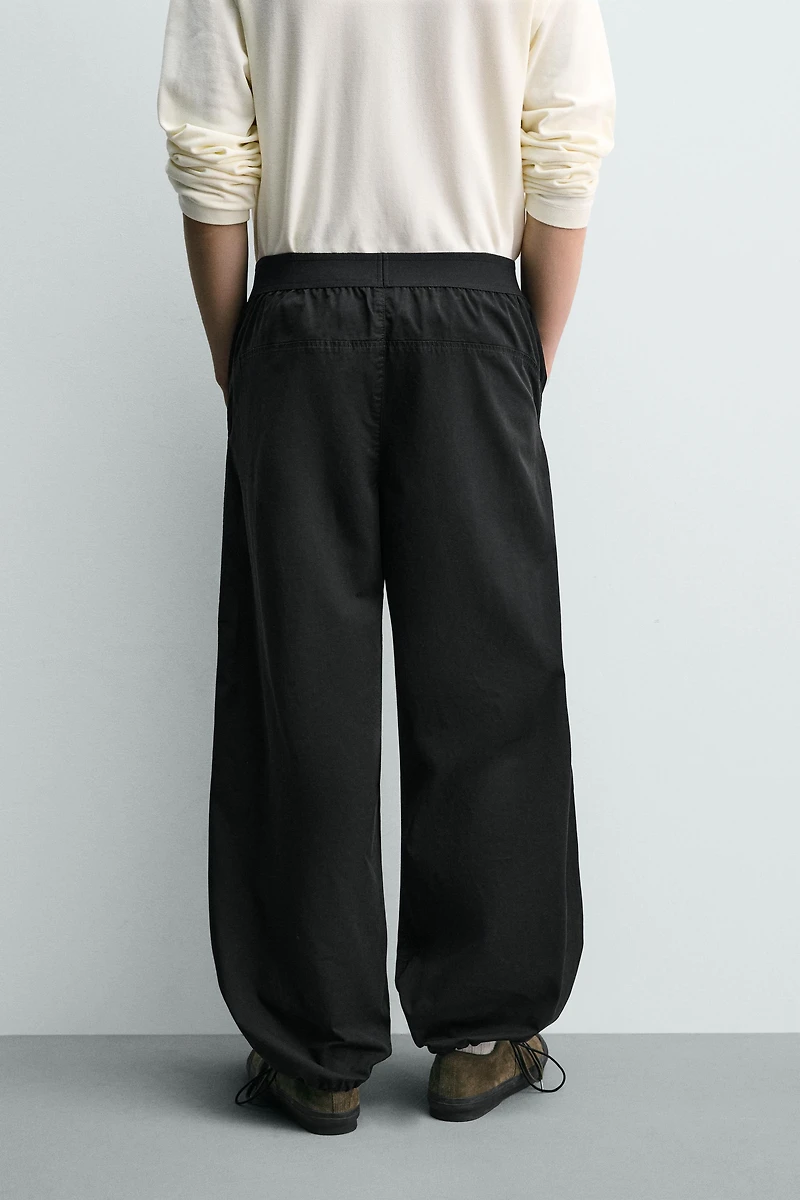 PANTALON PARACHUTE COUPE DÉCONTRACTÉE
