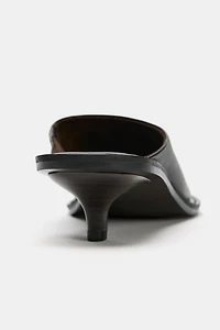LEATHER MULE SANDALS