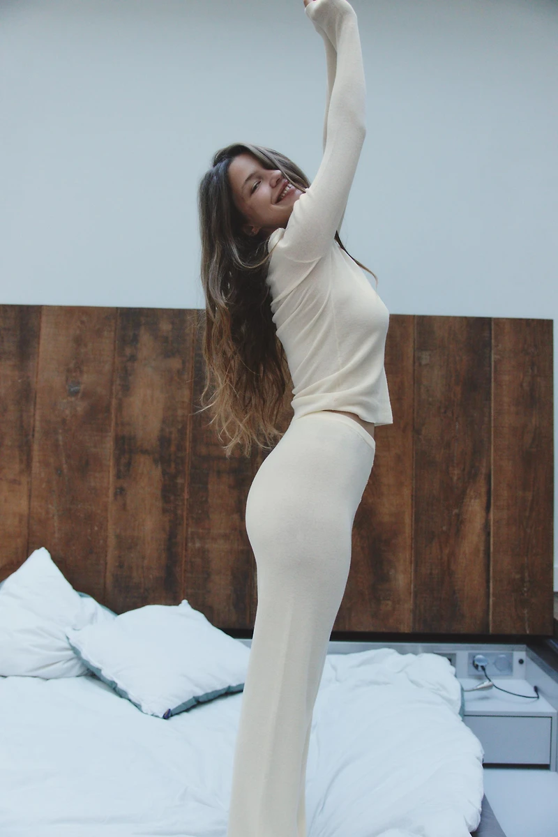 KNIT PANTS WITH BUTTONS