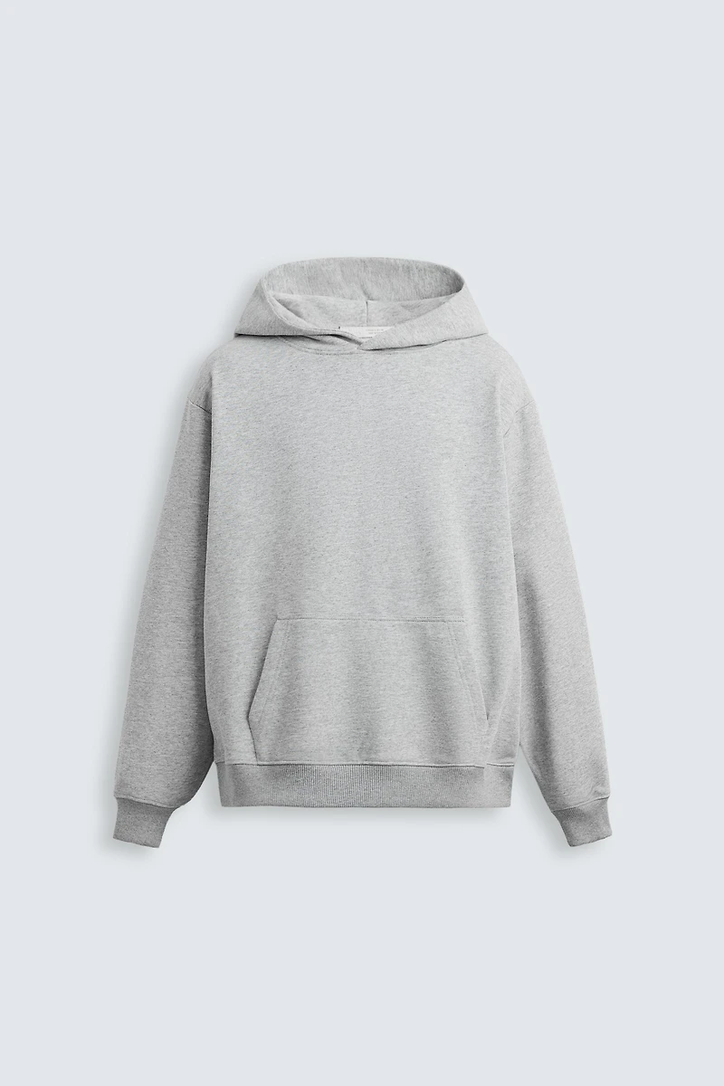 BASIC HOODIE SWEATSHIRT