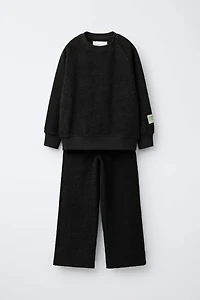 SWEATSHIRT AND WIDE LEG PANTS WITH TEXTURED LABEL SET