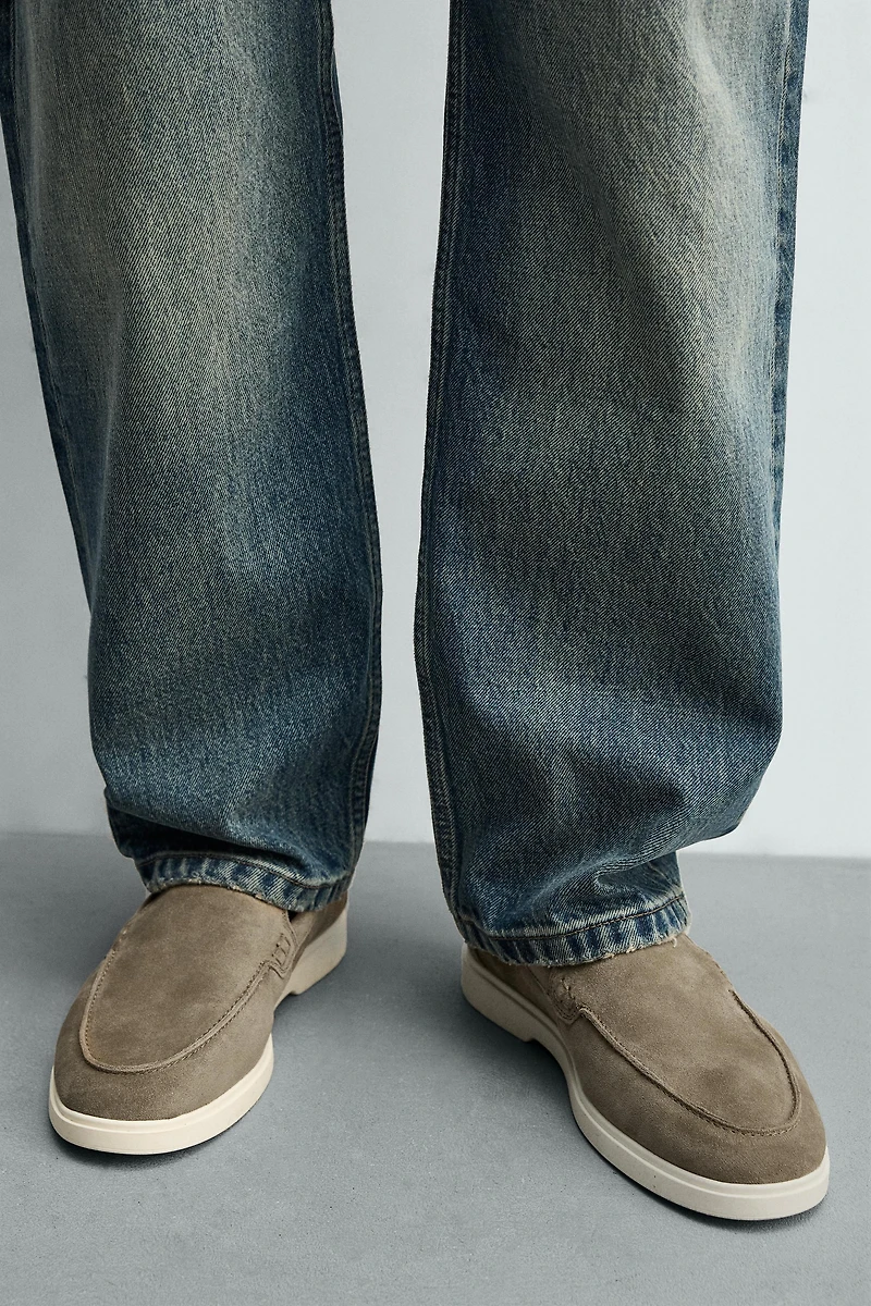 CASUAL LEATHER LOAFERS