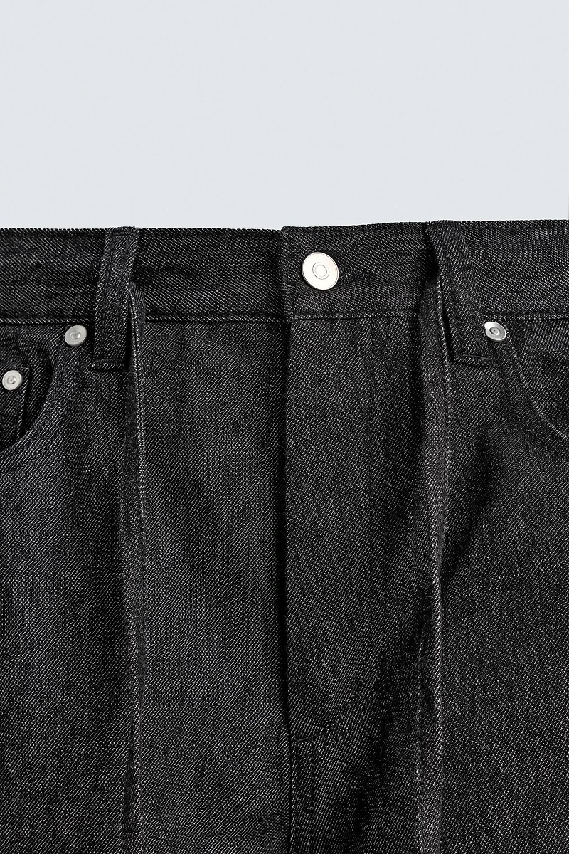 RELAXED FLARE FIT JEANS