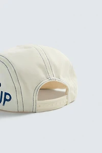 CONTRASTING FLAT BRIM CAP