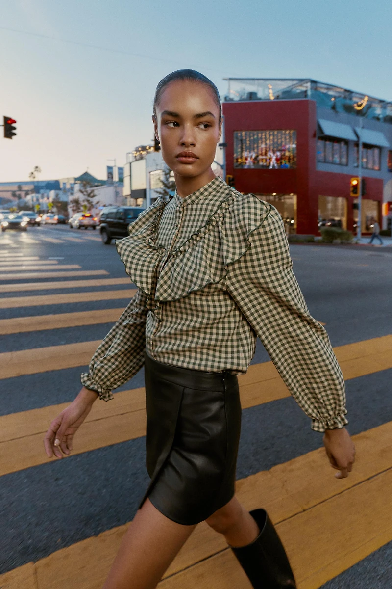 RUFFLED GINGHAM BLOUSE
