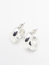 Boucles d’oreilles anneaux enveloppantes