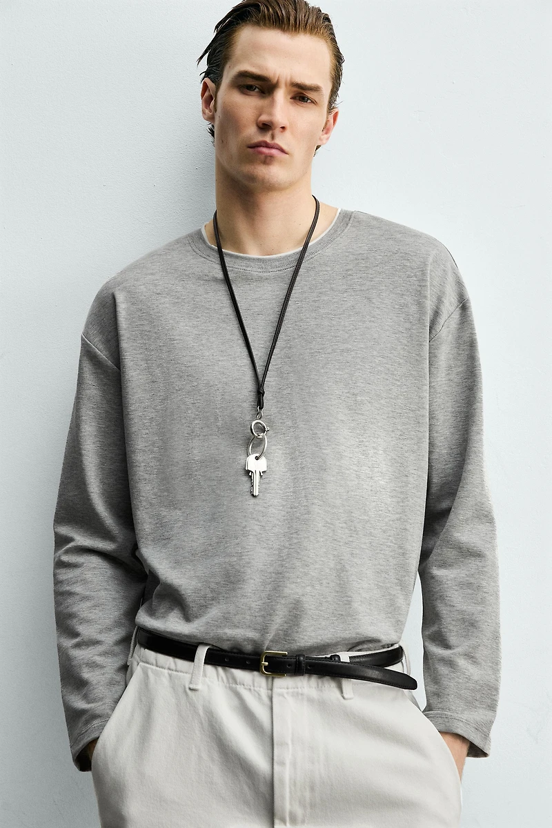T-SHIRT AVEC FINITIONS DOUBLES EN CONTRASTE