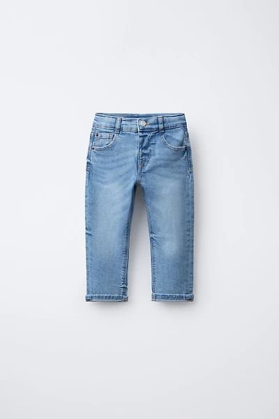 COMFORT STRAIGHT JEANS