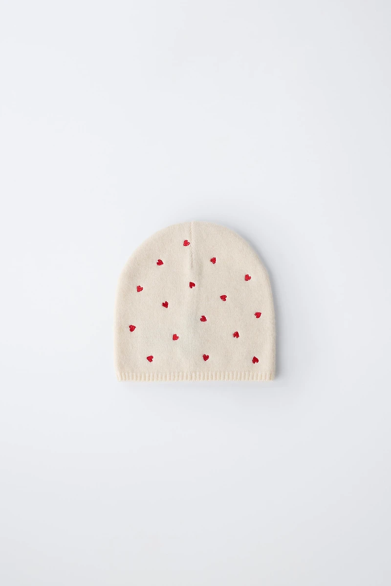 EMBROIDERED HEART KNIT HAT