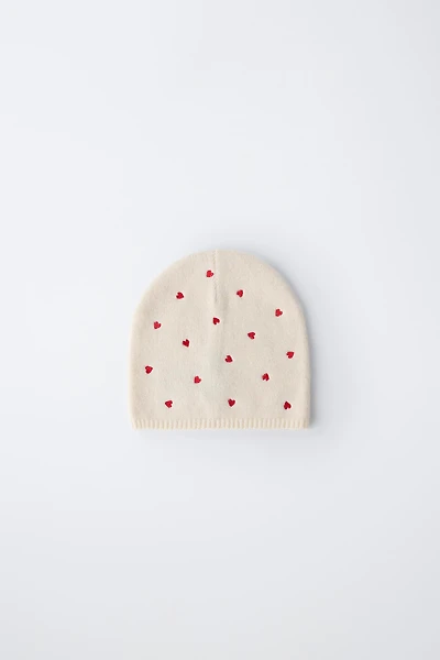 EMBROIDERED HEART KNIT HAT