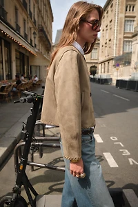 VESTE EFFET DAIM FINITIONS TRESSÉES