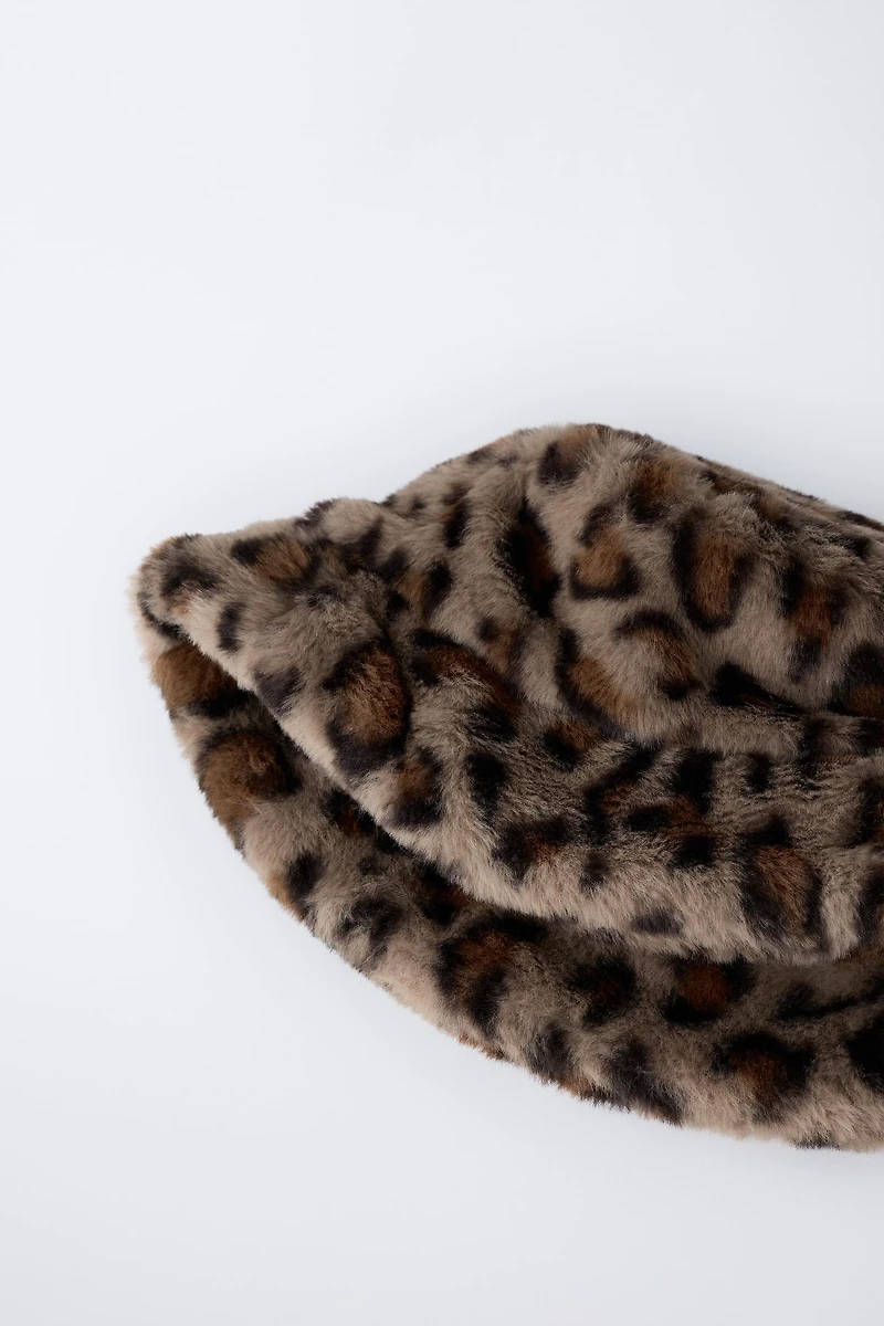 FAUX FUR ANIMAL PRINT BUCKET HAT