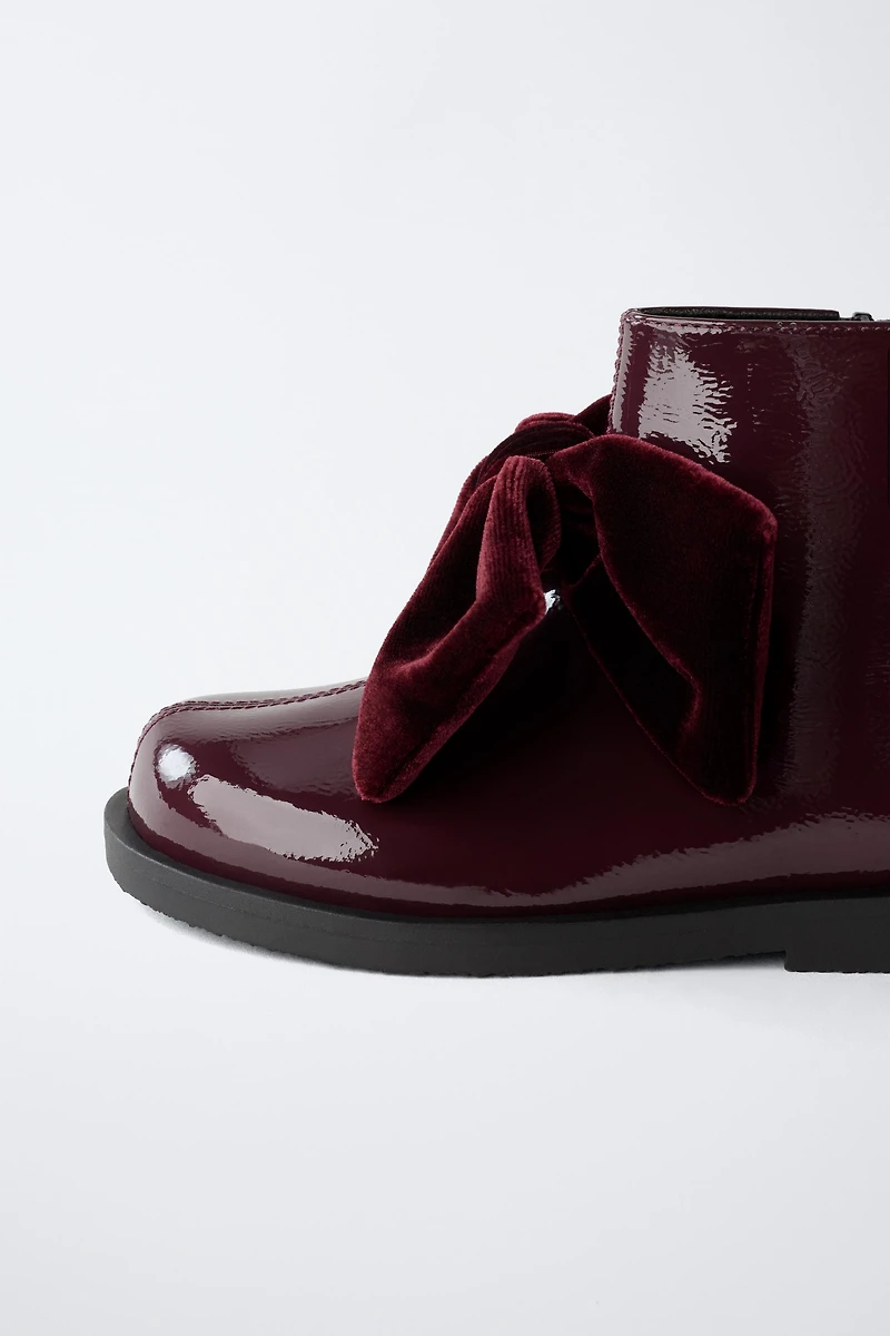 PATENT FINISH BOW BOOTS