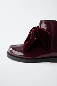 PATENT FINISH BOW BOOTS
