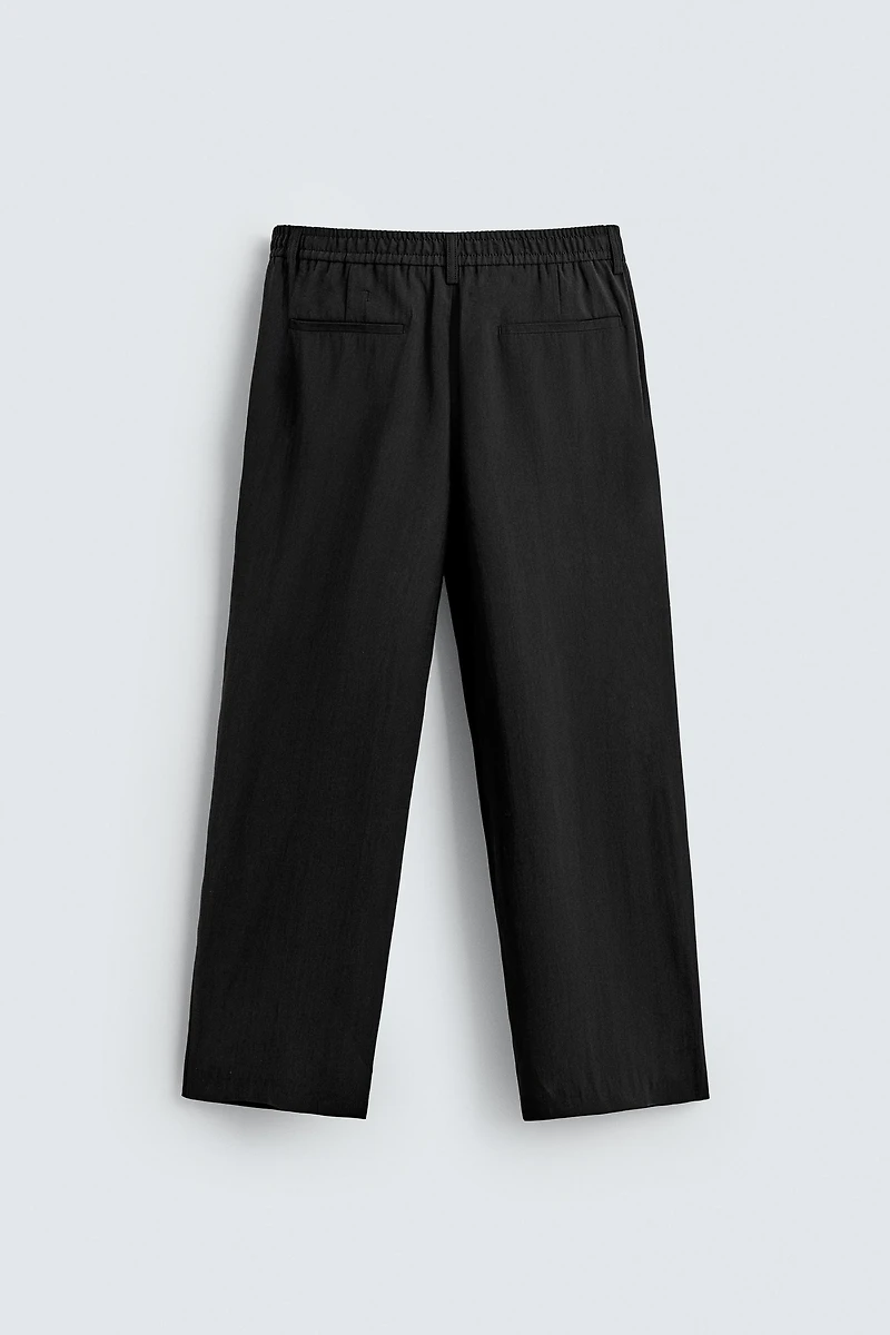 PLEATED FLOWY PANTS