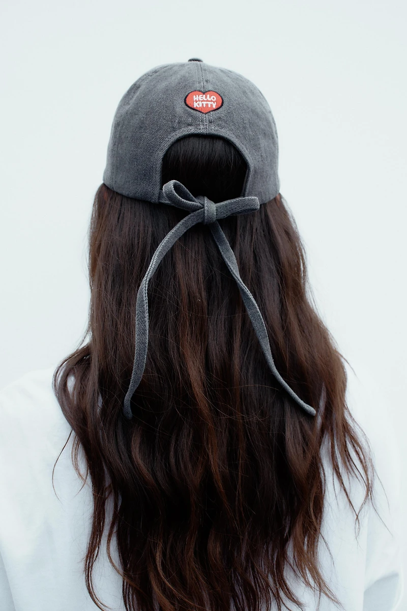 HELLO KITTY © 2025 SANRIO DENIM CAP