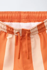 6 ANS / SHORT DE BAIN À RAYURES