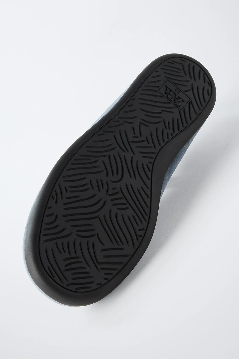 VELVET BALLET FLATS