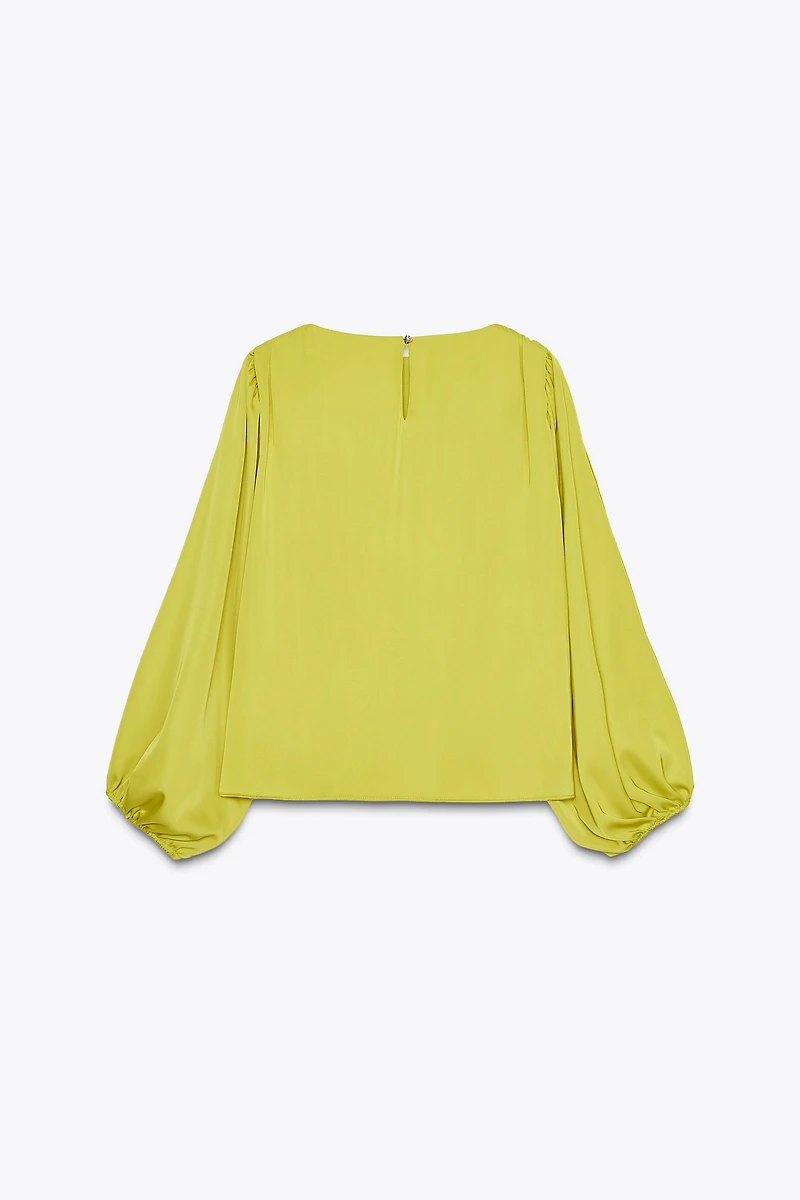 SATIN EFFECT CUTOUT SLEEVE TOP