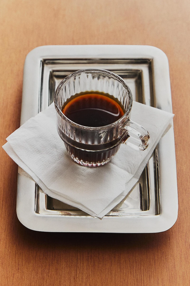 GLASS ESPRESSO CUP WITH A RAISED DESIGN