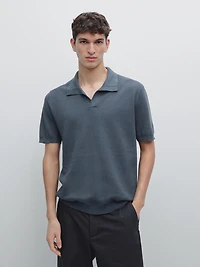 Polo en maille texturée à col V