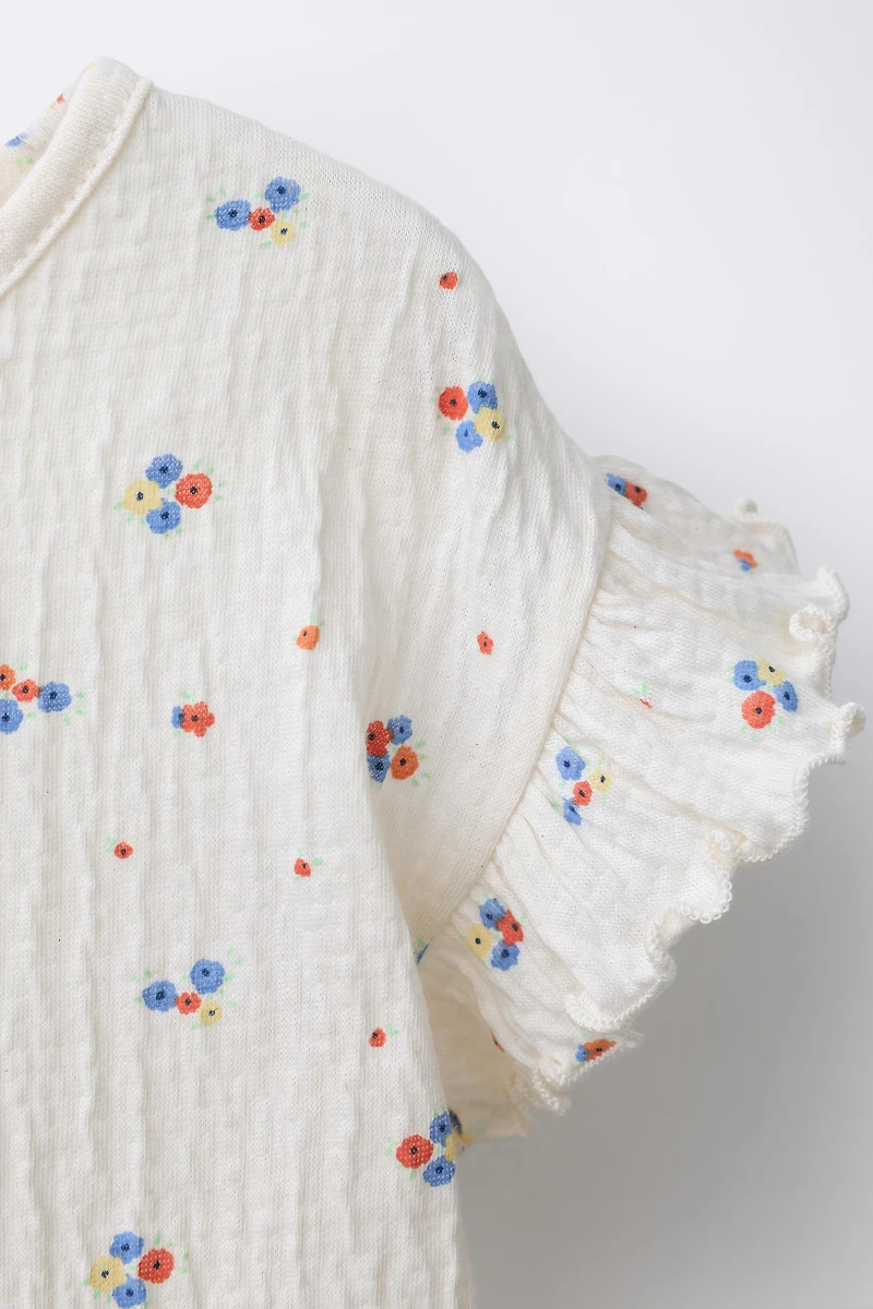 TEXTURED FLORAL T-SHIRT