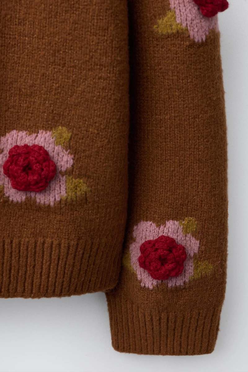 KNITTED JUMPER WITH EMBROIDERED FLOWERS