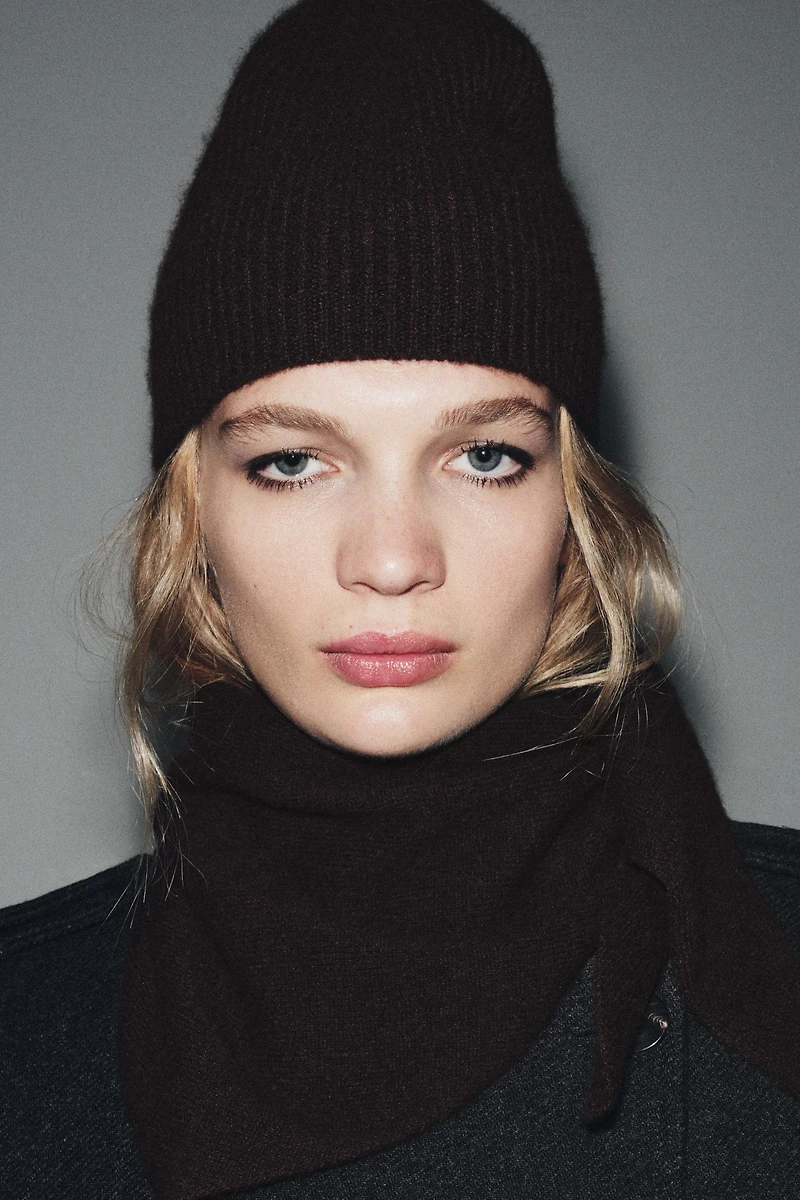 RIBBED CASHMERE BLEND BEANIE