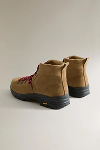 LEATHER HIKING BOOTS