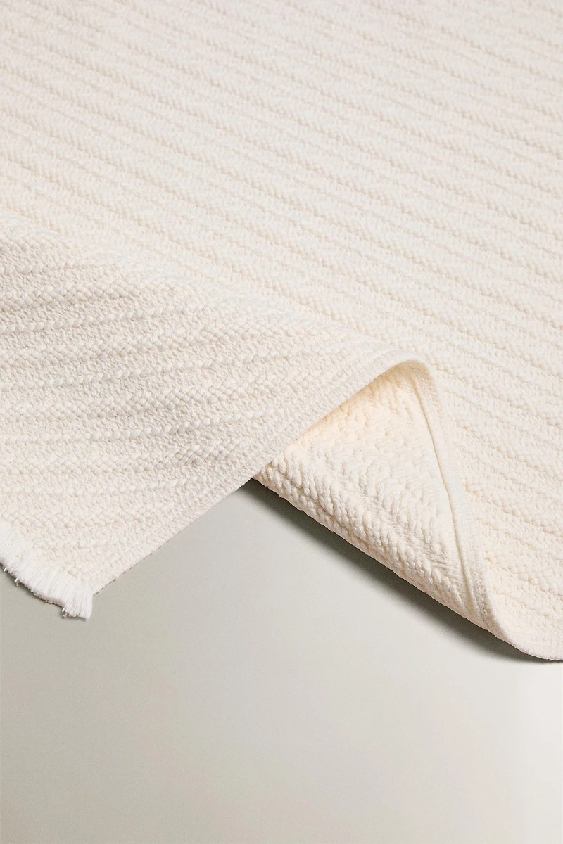 DIAGONAL STRIPED BATH MAT