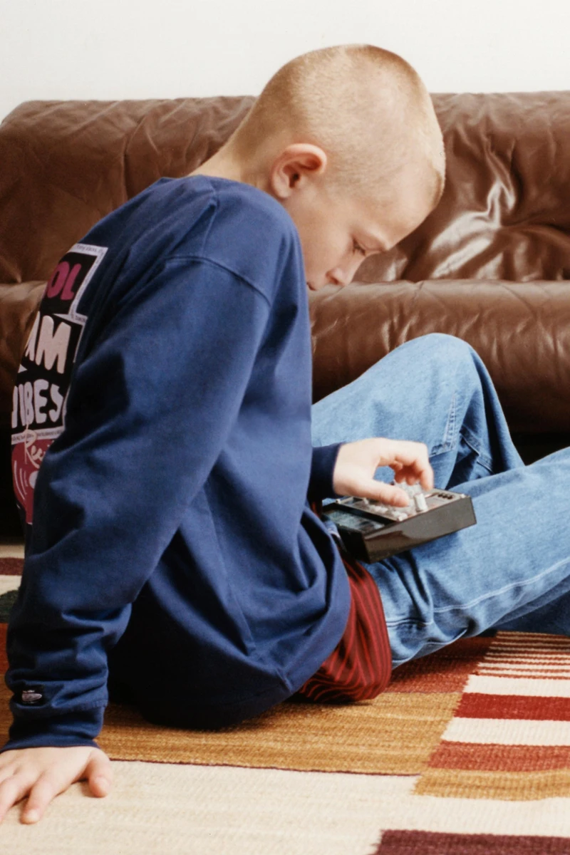 EMBOSSED PRINT T-SHIRT