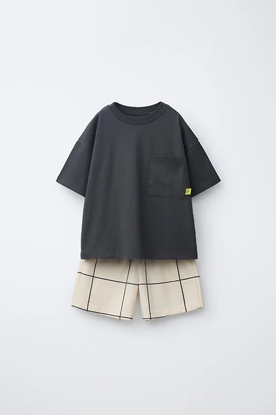 ENSEMBLE JOGGING T-SHIRT POCHE ET BERMUDA CARREAUX