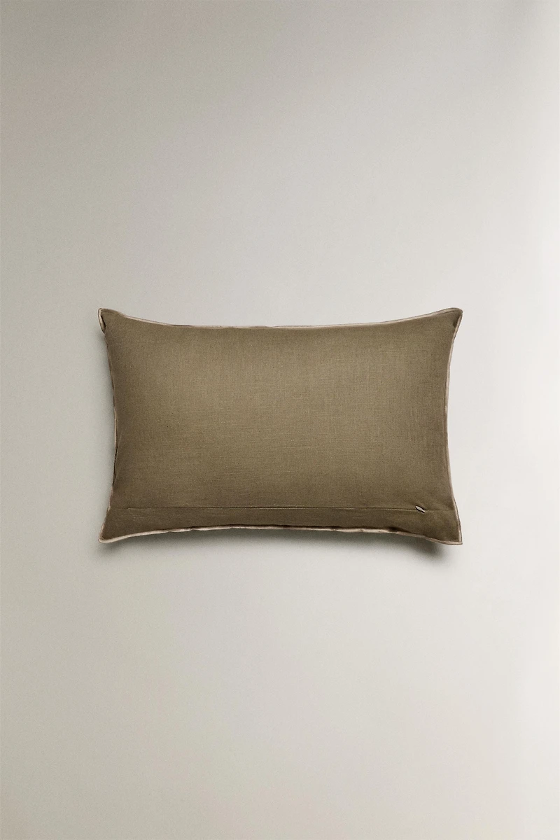 LINEN CUSHION COVER WITH OVERLOCK