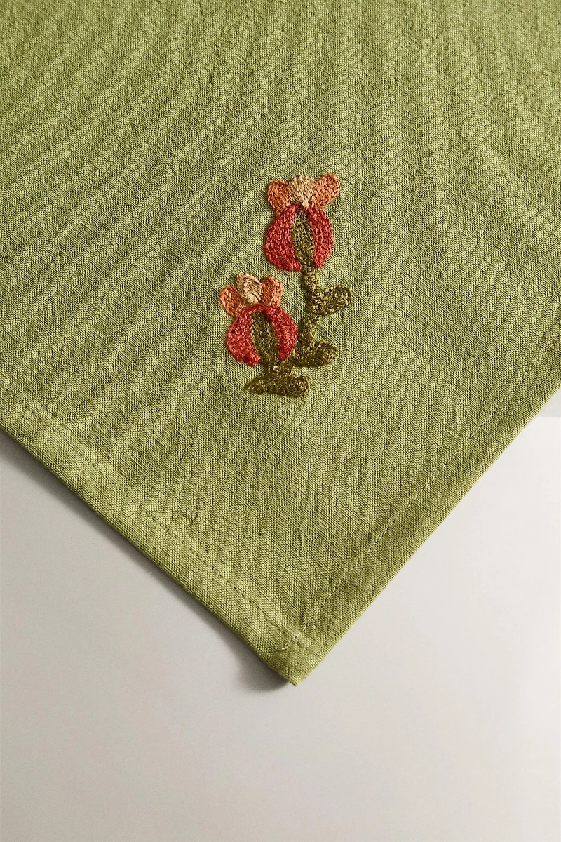 SET OF FLORAL EMBROIDERED NAPKINS (SET OF 2)