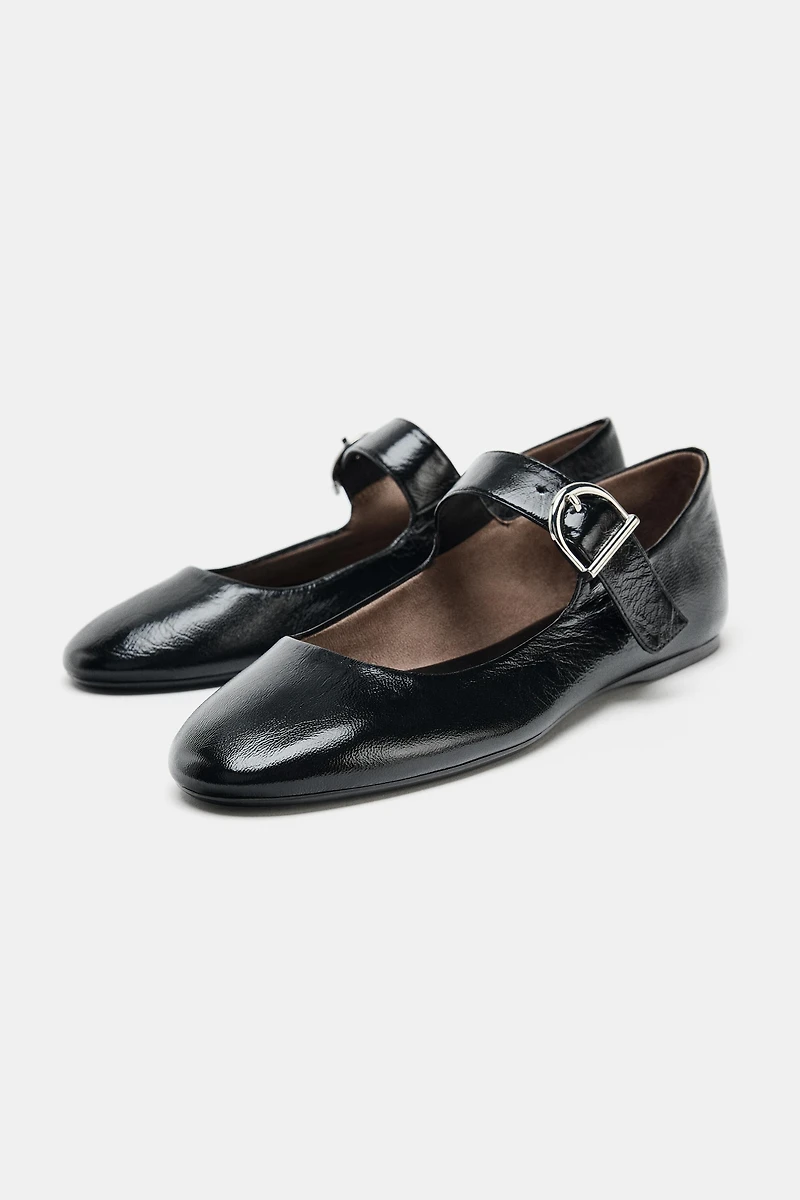 LEATHER BUCKLE BALLET FLATS