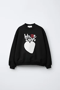 HEART SWEATSHIRT
